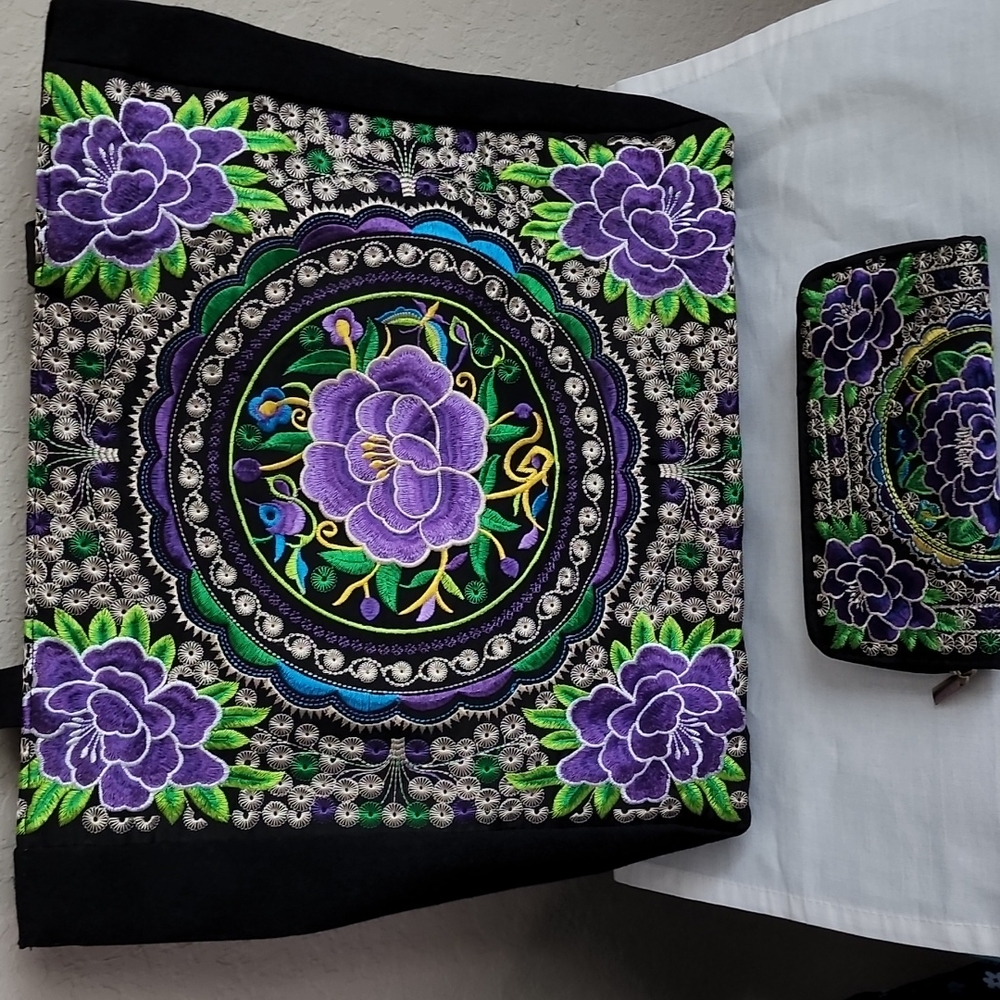 Embroidered on canvas tote bag and matching wallet